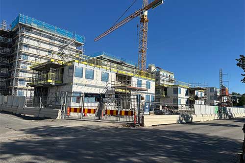 Stålpelare på byggarbetsplats