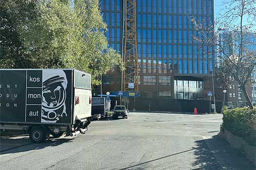 Stålpelare på byggarbetsplats